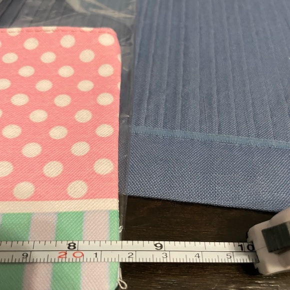 Cute Little Candy Makeup Pouch with 2 Bling Keychains - Picture 3 of 8